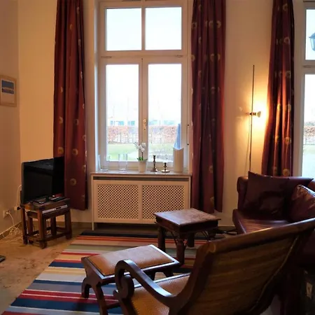 Geschmackvoll Eingerichtet - Direkt Am Strand, Kamin, Terrasse, Aufzug Apartment